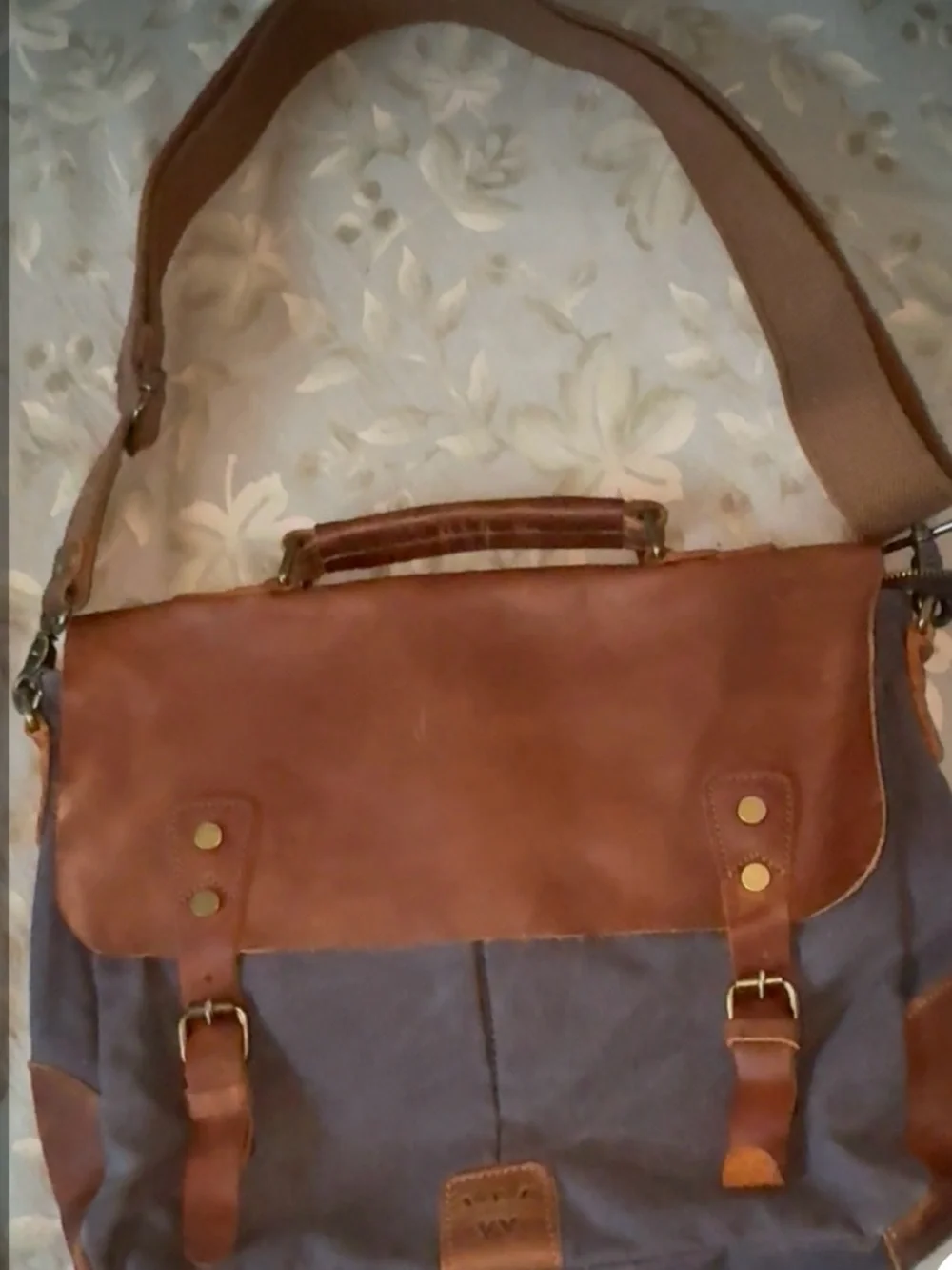 Wowbox brown messenger